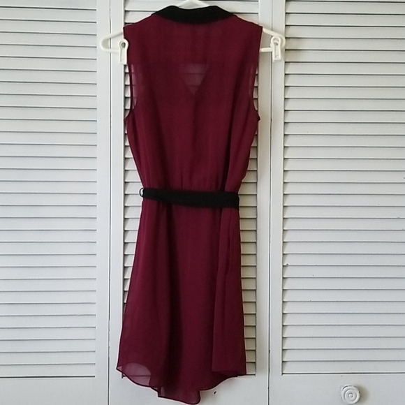 Red and Black Sleeveless Collared Shirt Dress - Picture 6 of 12
